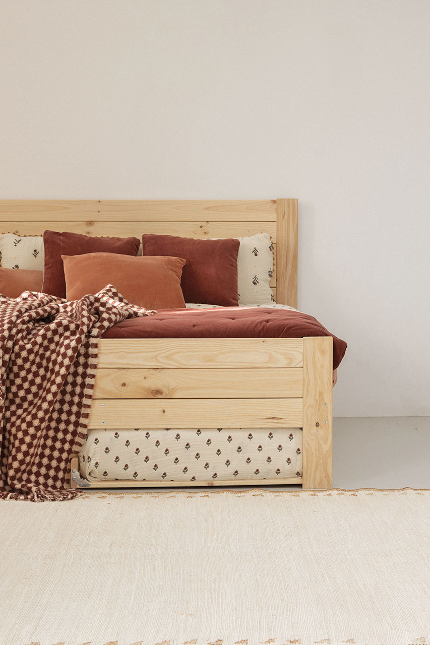 Imagen de ambiente 2 para:Cama doble de madera maciza con nido